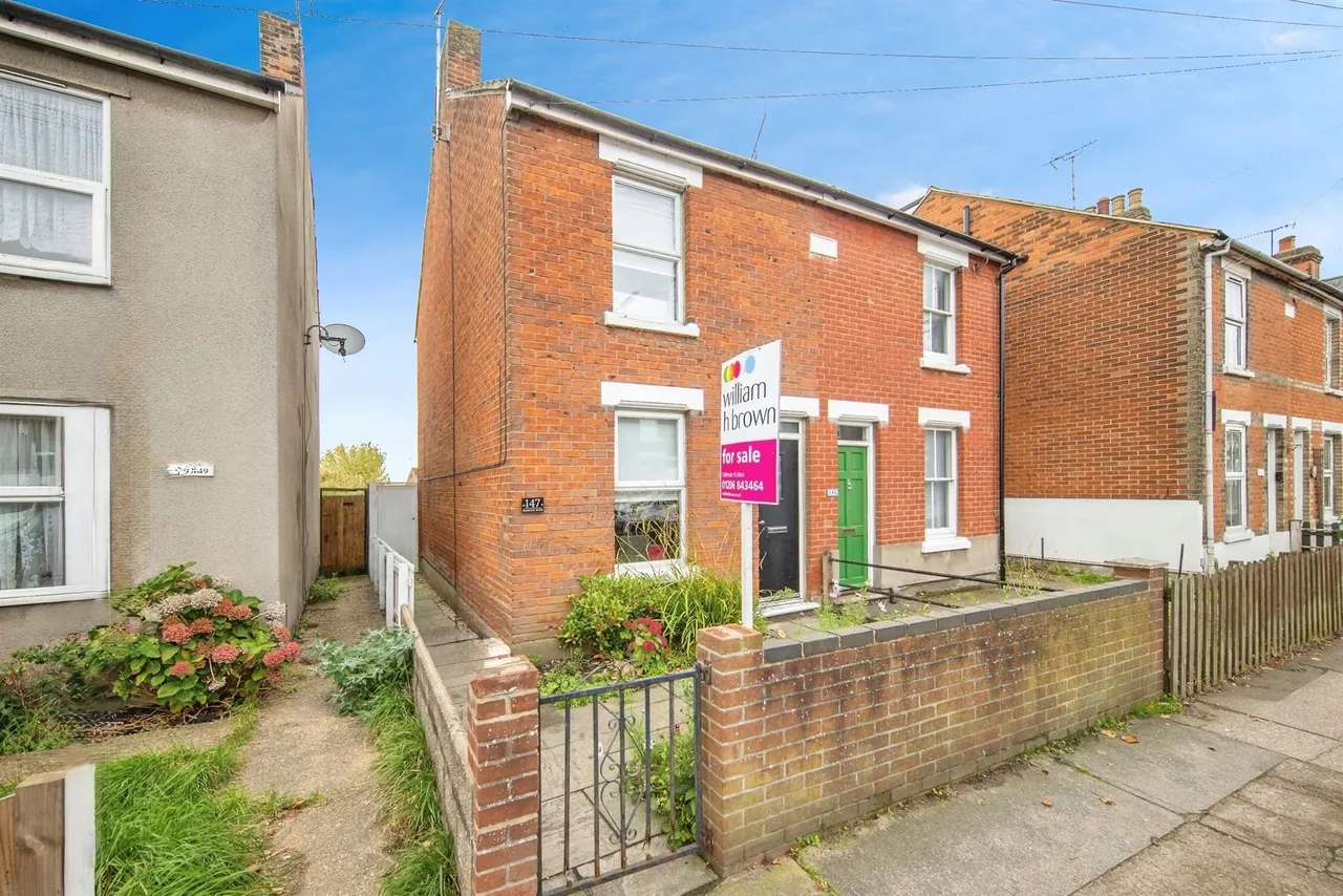 2 bed house for sale — Harwich Road, COLCHESTER