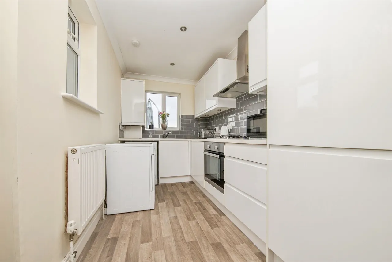 Harwich Road, COLCHESTER, photo 3