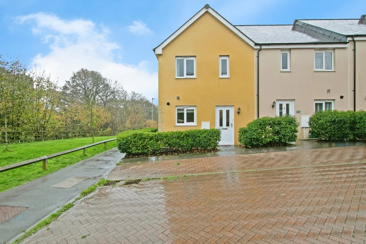 2 bed house for sale, Gwarak An Warak, Truro, TR1