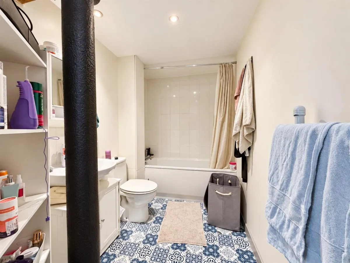 Biddle & Shipton, The Docks, GL1, photo 8