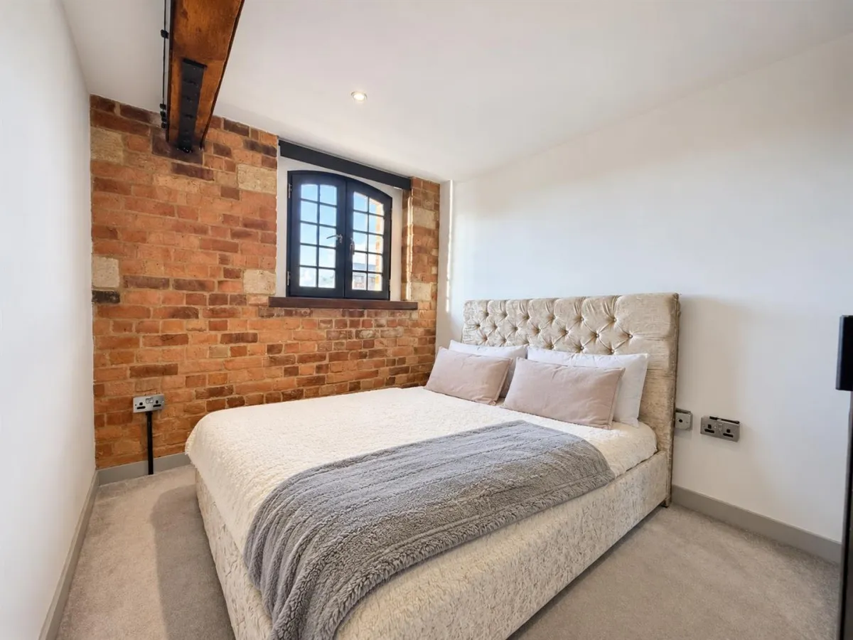 Biddle & Shipton, The Docks, GL1, photo 5