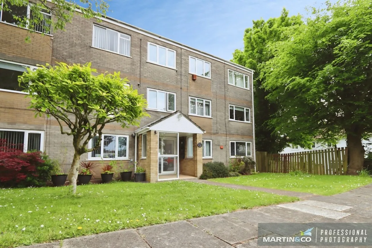 2 bed flat for sale — Wentloog Close, Rumney
