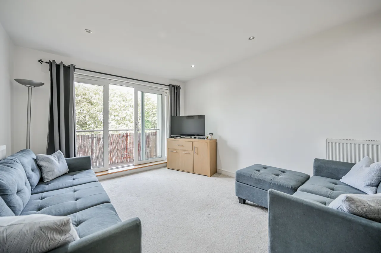 32 Thomas Jacomb Place, London, photo 3