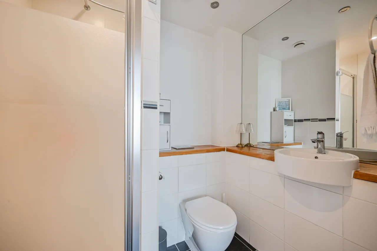32 Thomas Jacomb Place, London, photo 9