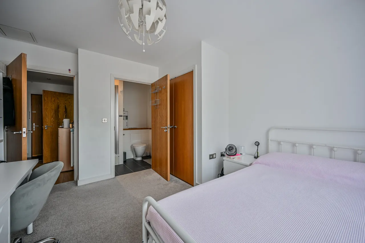 32 Thomas Jacomb Place, London, photo 8