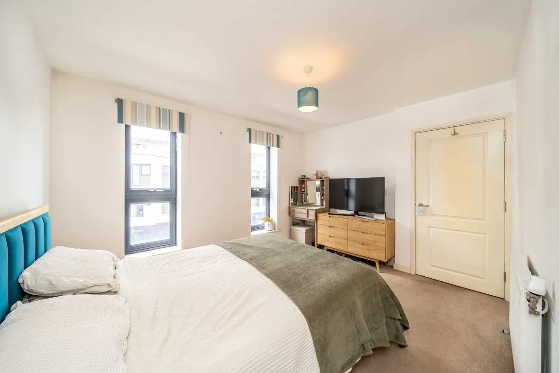 Garratt Lane, SW17, photo 5