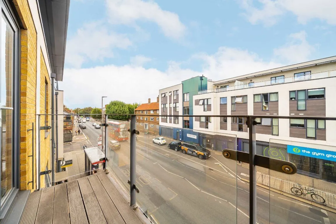 Garratt Lane, SW17, photo 6