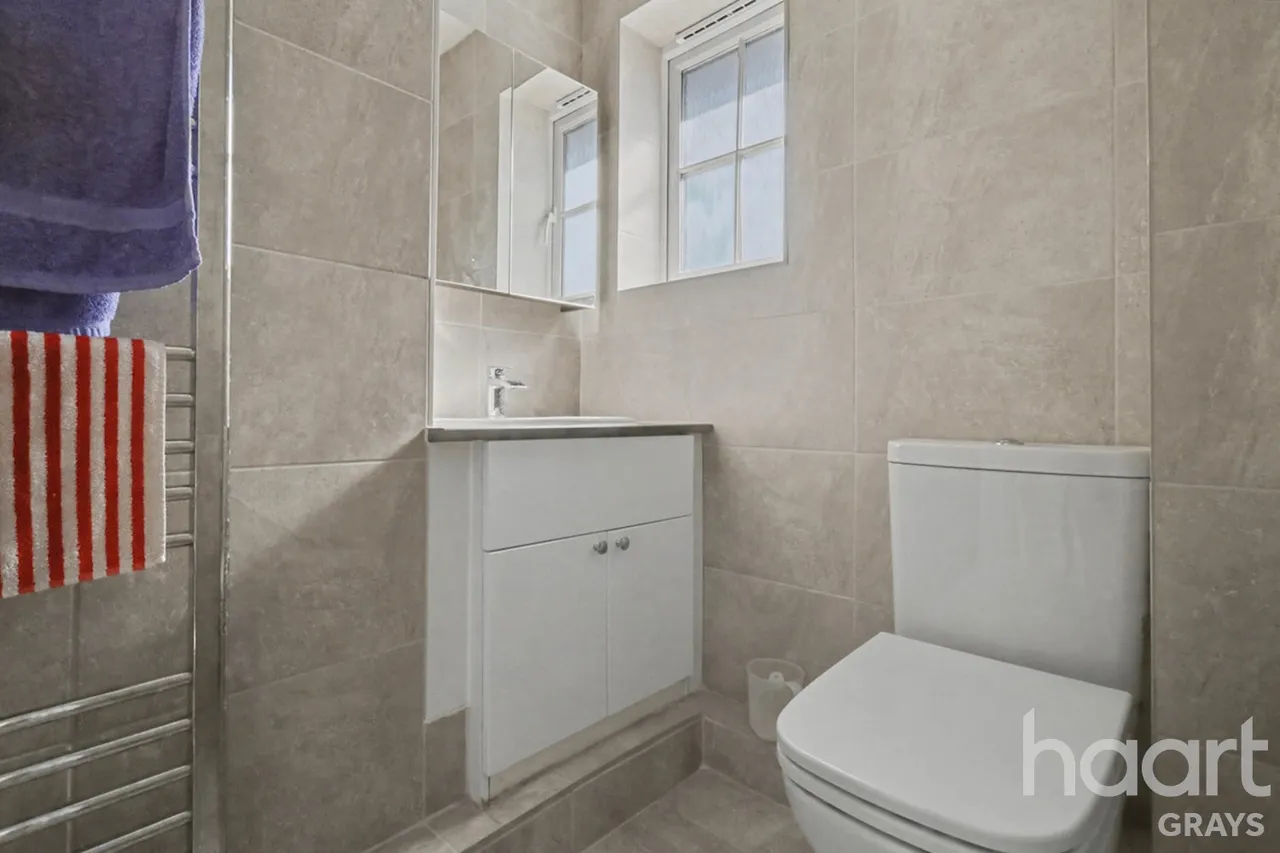 Mary Rose Close, Chafford Hundred, RM16, photo 8