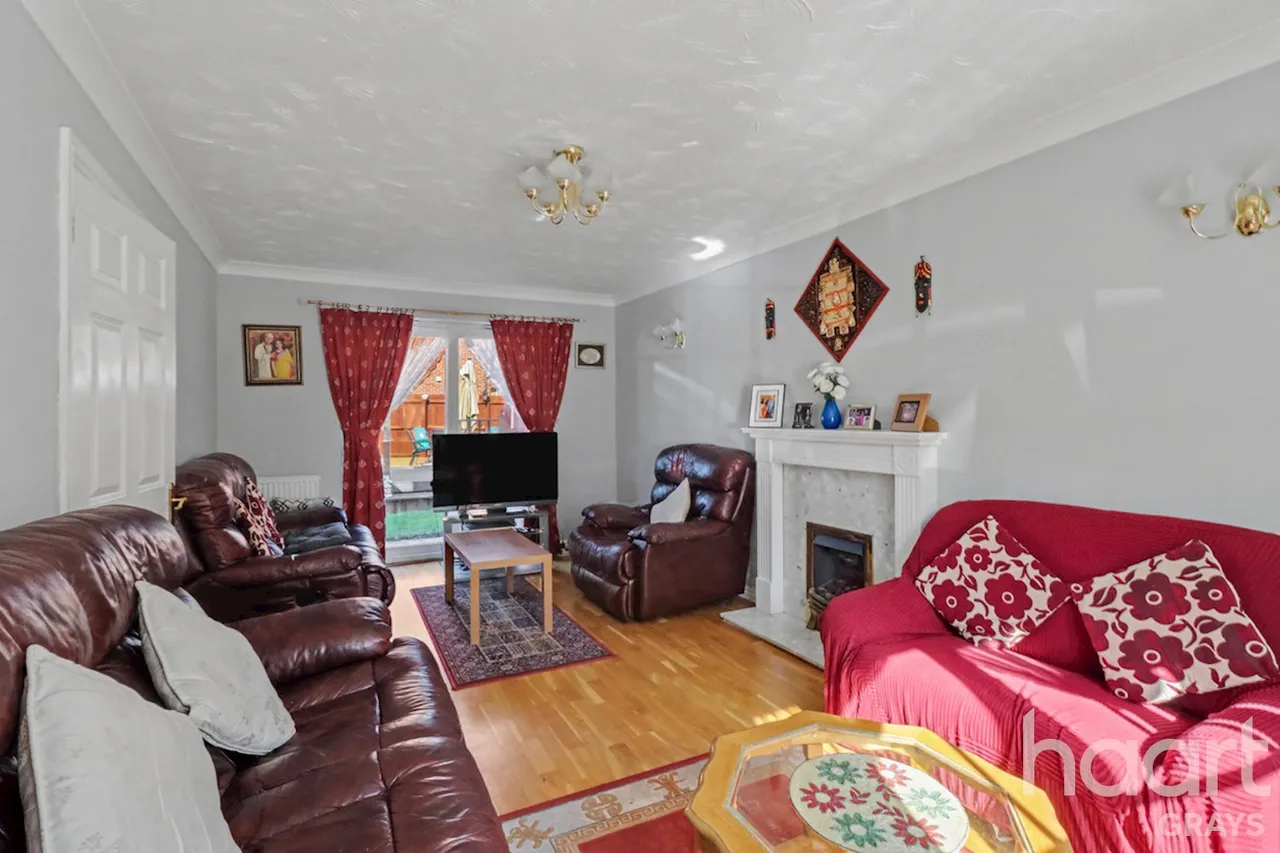 Mary Rose Close, Chafford Hundred, RM16, photo 12