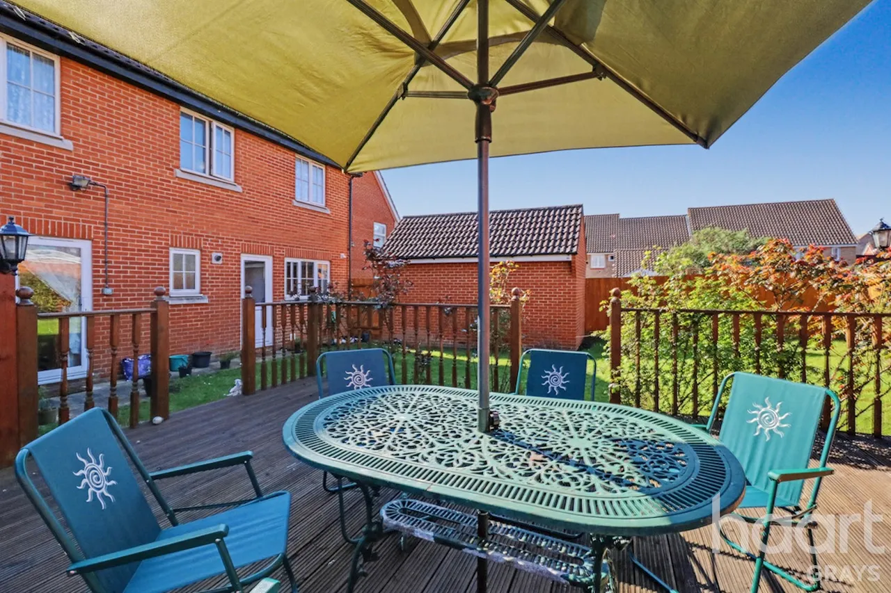 Mary Rose Close, Chafford Hundred, RM16, photo 19