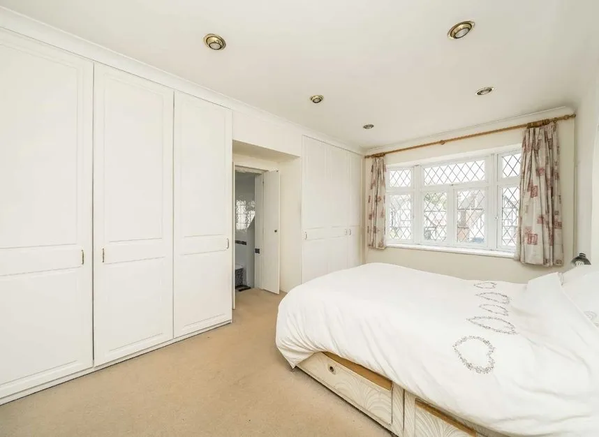 Carlton Close, Edgware, HA8, photo 9