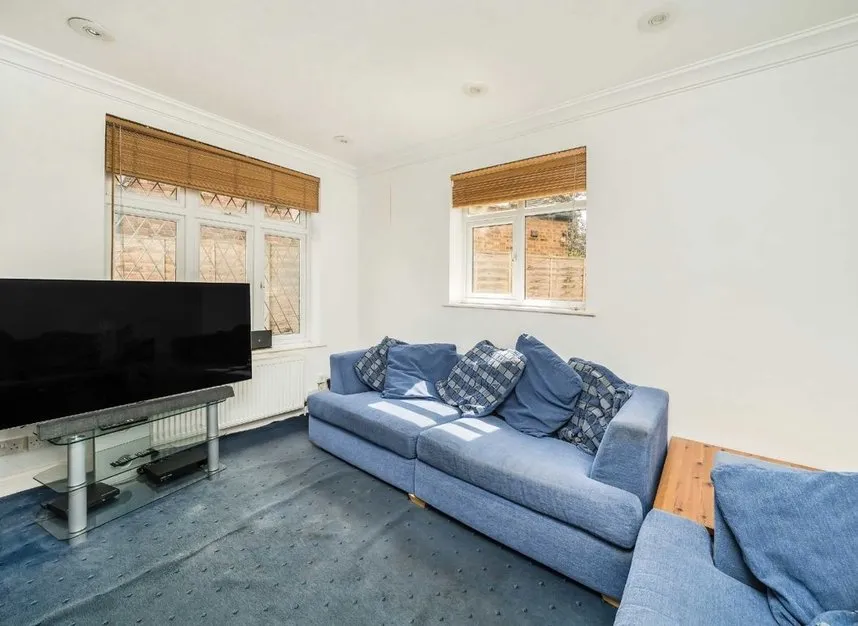 Carlton Close, Edgware, HA8, photo 14