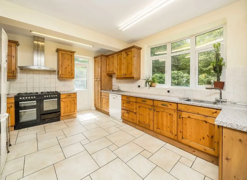 Carlton Close, Edgware, HA8, photo 5