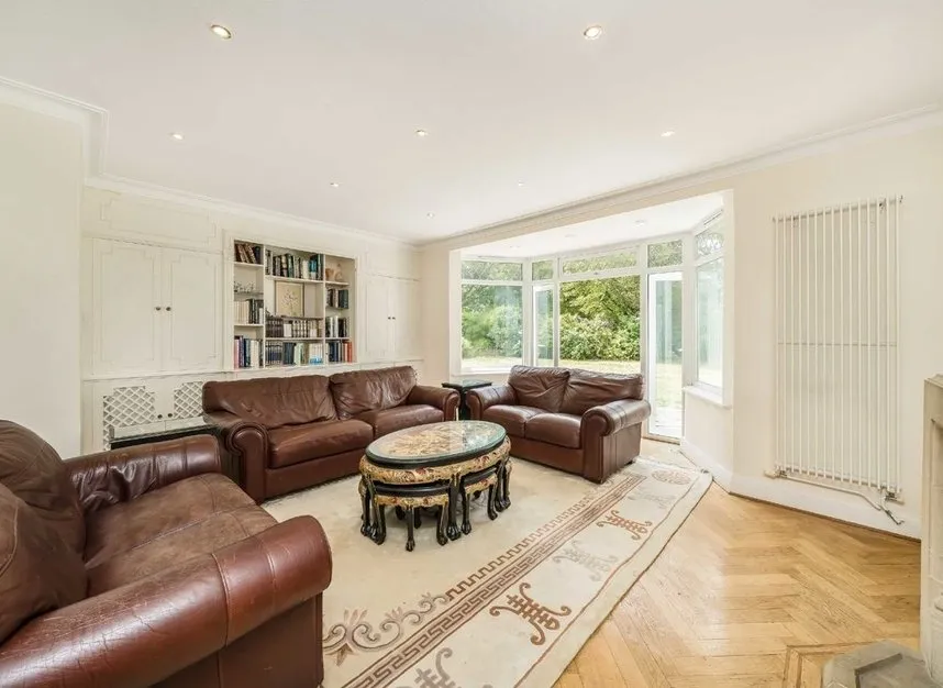 Carlton Close, Edgware, HA8, photo 2