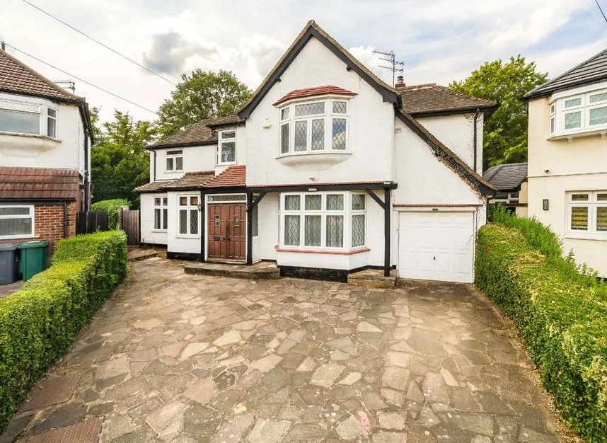 7 bed house for sale, Carlton Close, Edgware, HA8