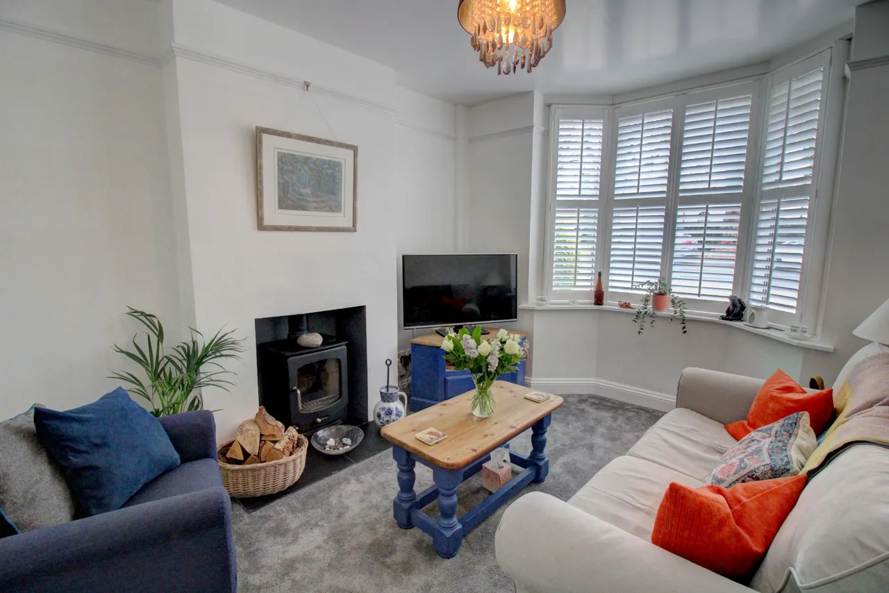 Crawley Road, Horsham, RH12, photo 3