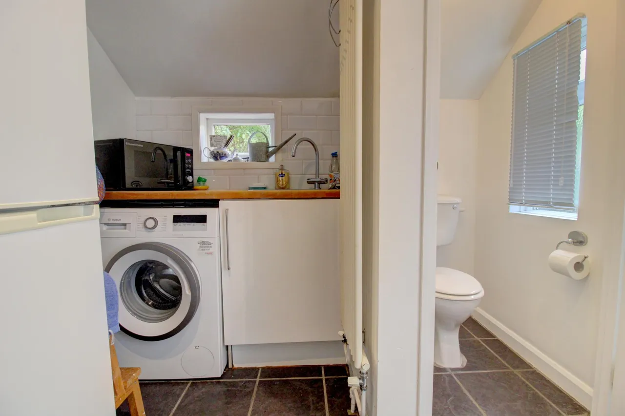 Crawley Road, Horsham, RH12, photo 5