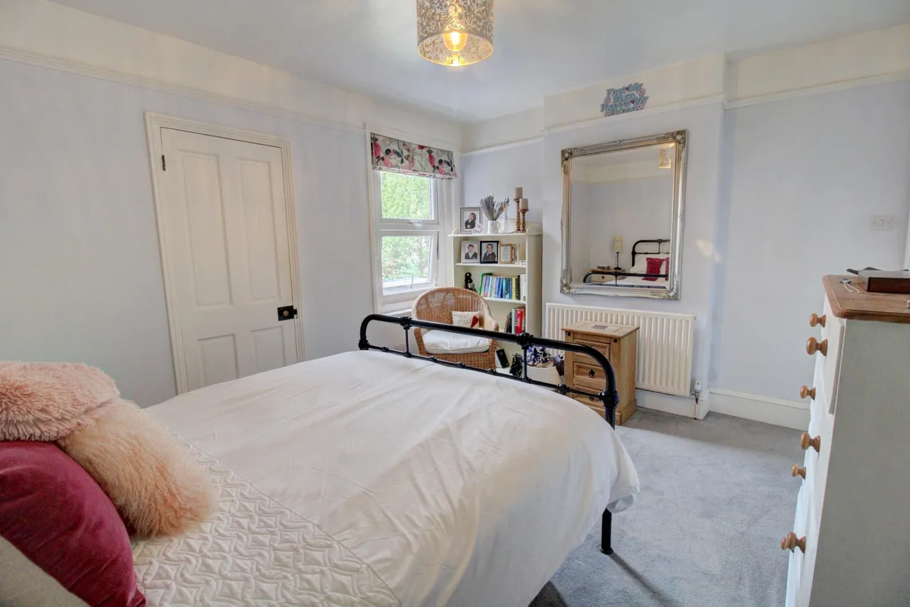 Crawley Road, Horsham, RH12, photo 9