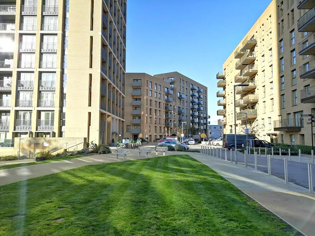 Fully Furnished 2-Bedroom Apartment w, photo 8