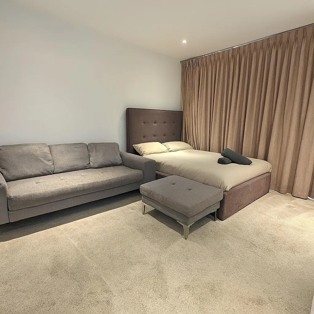 Fully Furnished 2-Bedroom Apartment w, photo 2
