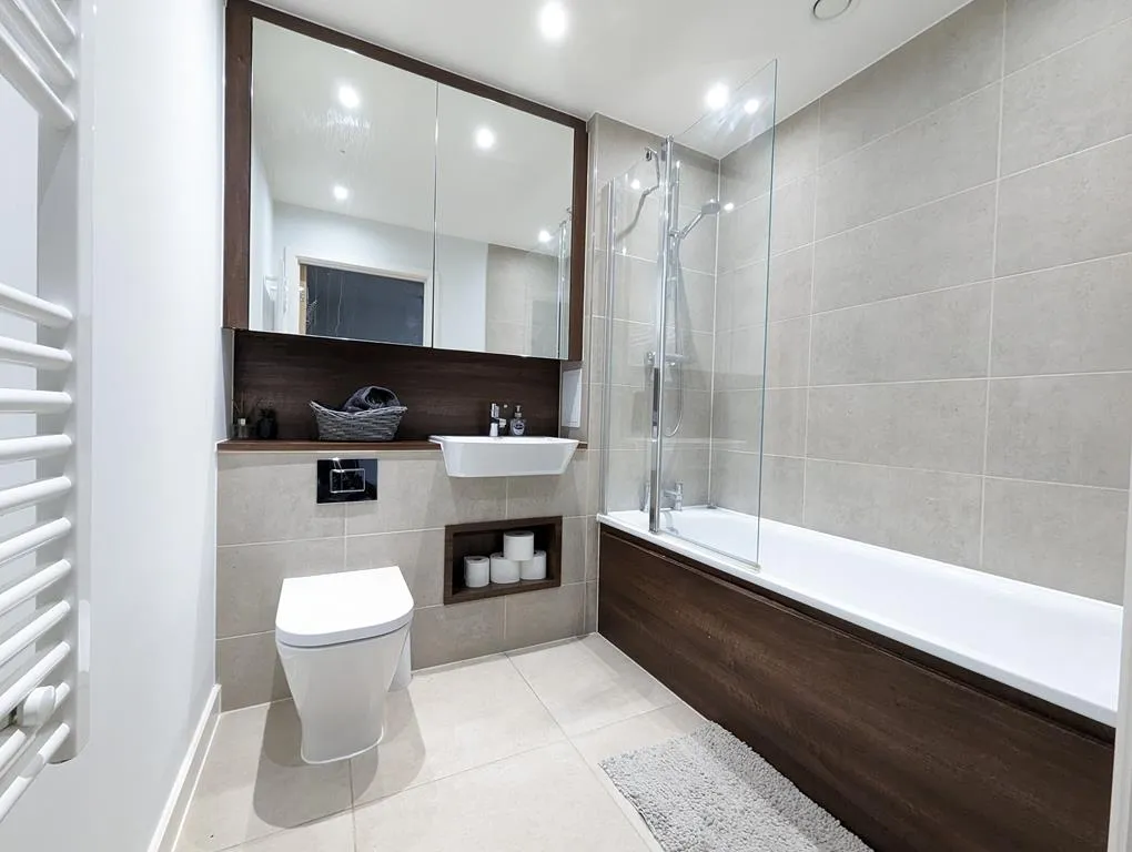 Fully Furnished 2-Bedroom Apartment w, photo 5