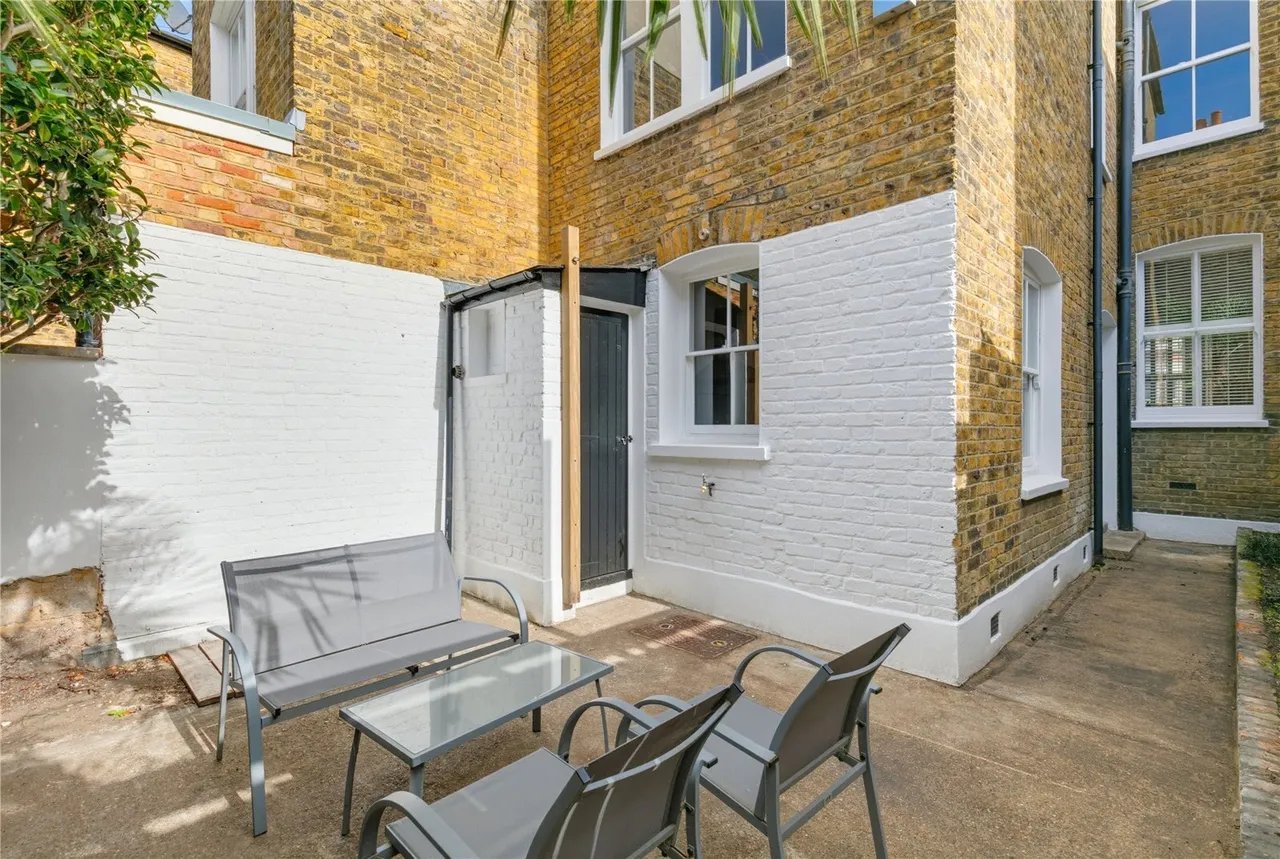 Jedburgh Street, London, SW11, photo 8