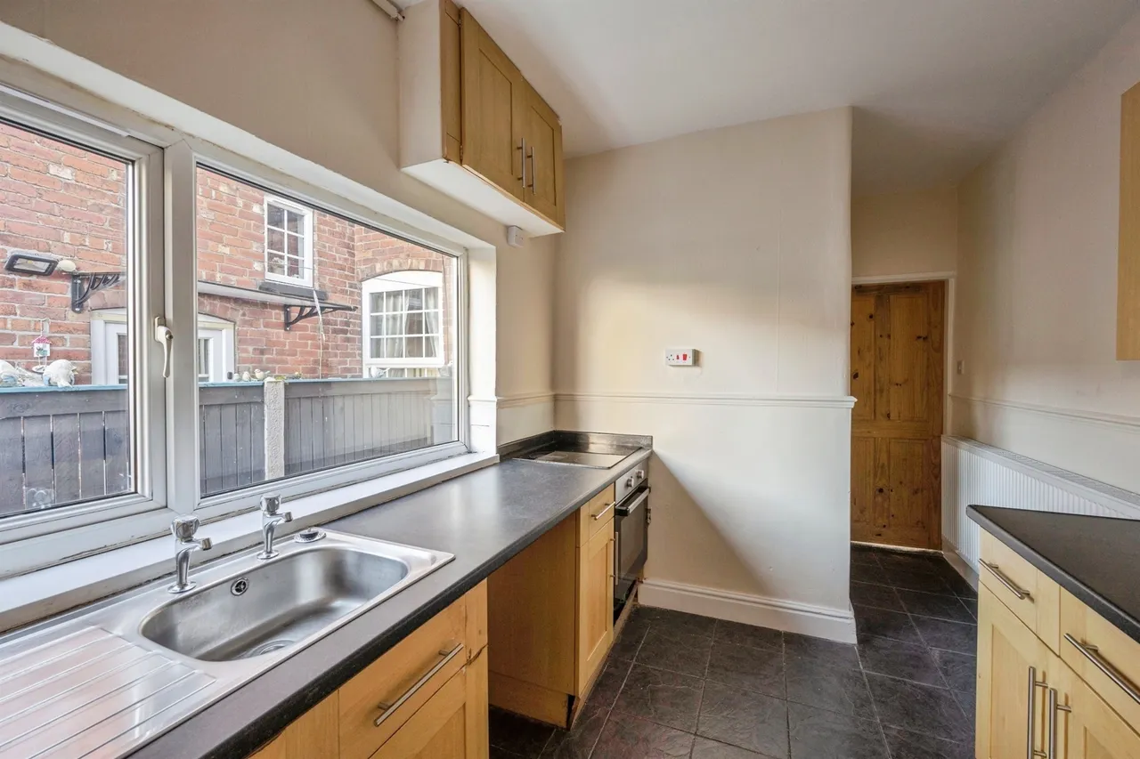 Victoria Street, Maltby, S66, photo 3