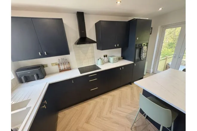 The Crescent, Bredbury, photo 3
