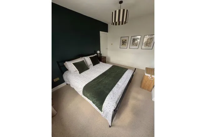 The Crescent, Bredbury, photo 12