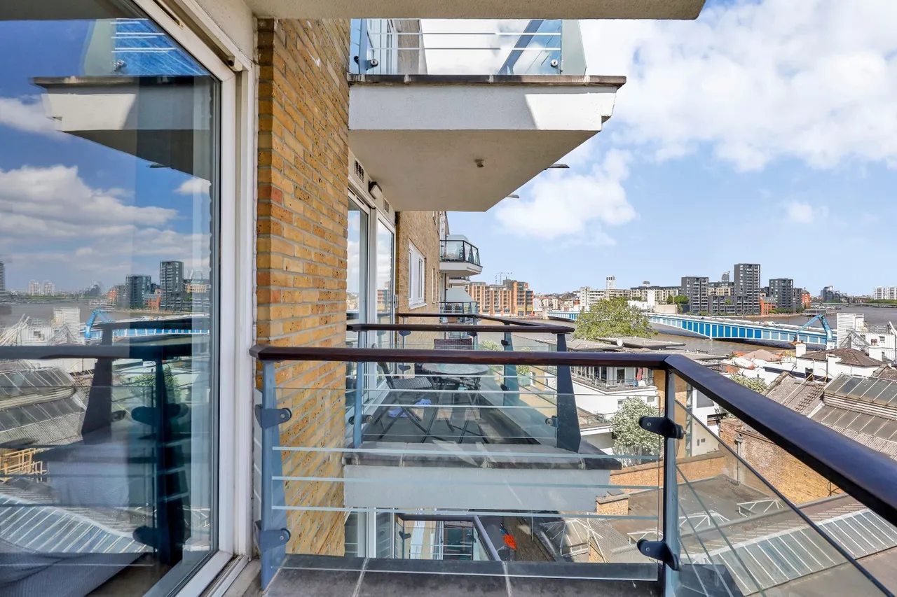 Smugglers Way, London, SW18, photo 13