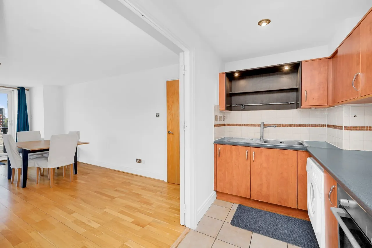 Smugglers Way, London, SW18, photo 4