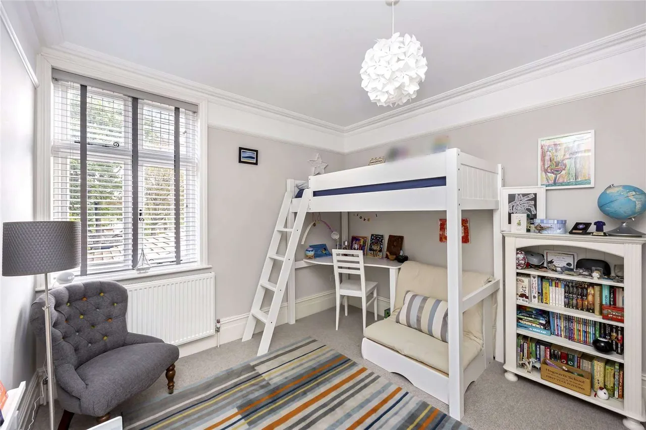 Curzon Road, Weybridge, Surrey, KT13 8UW, photo 12
