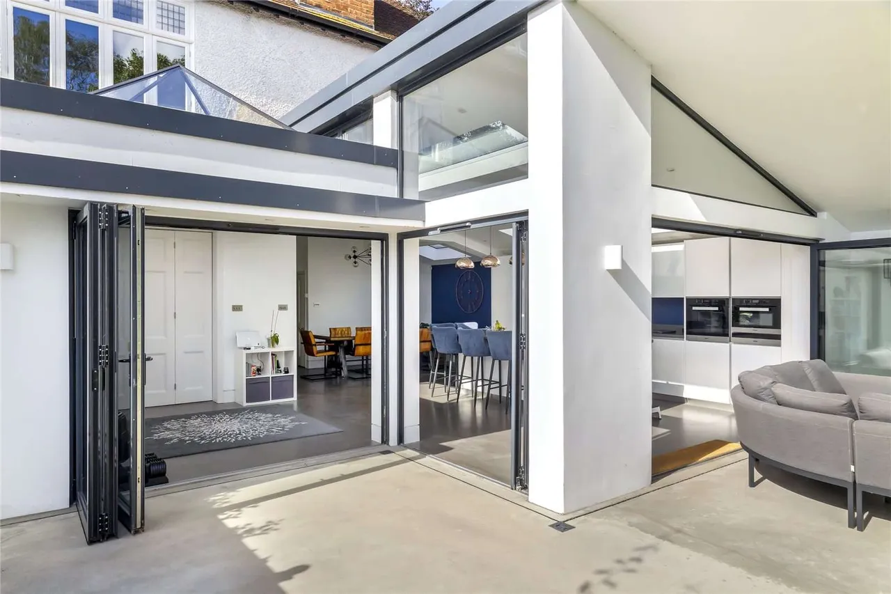 Curzon Road, Weybridge, Surrey, KT13 8UW, photo 7