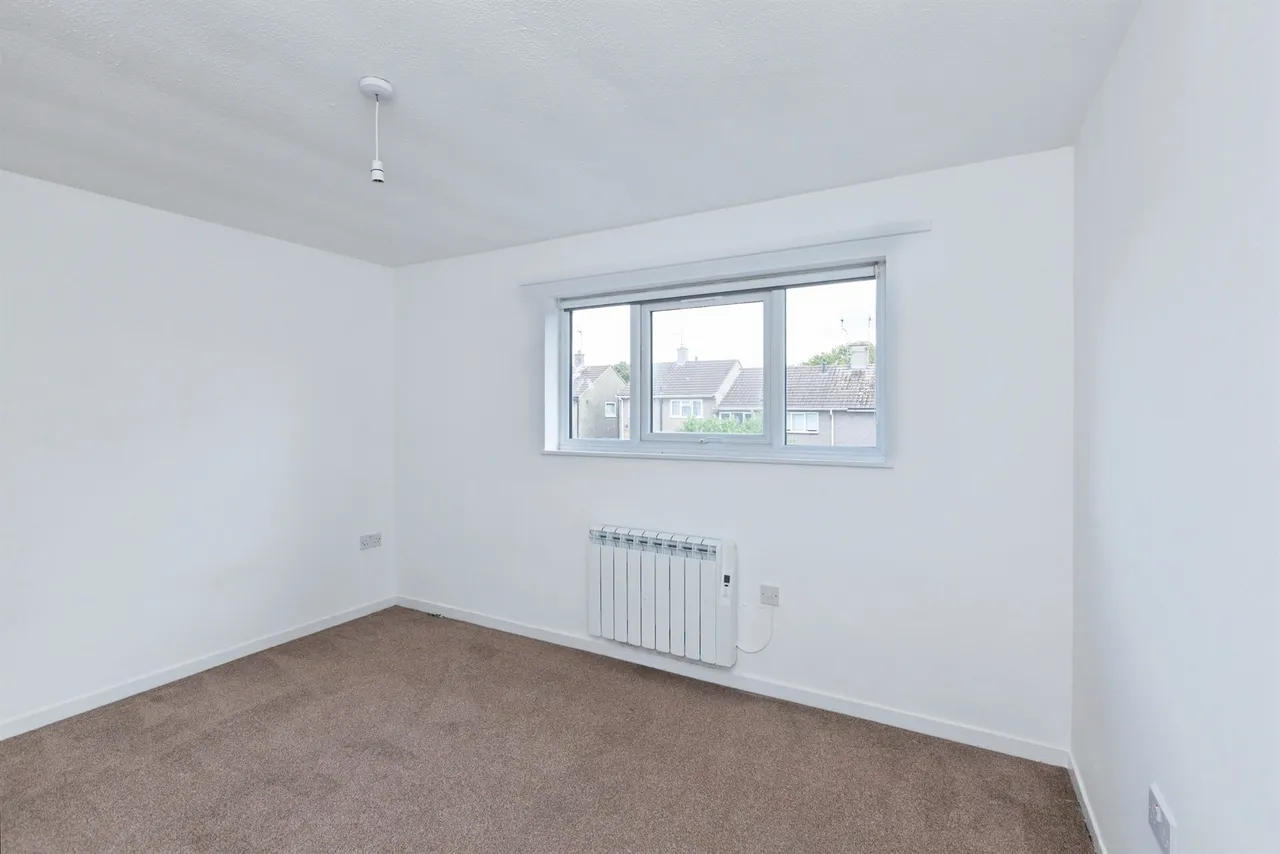 Monmouth Drive, Leicester, photo 11