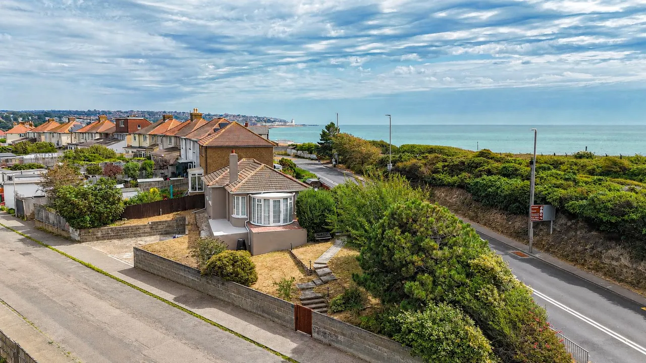 Bexhill Road, St. Leonards-On-Sea, photo 7