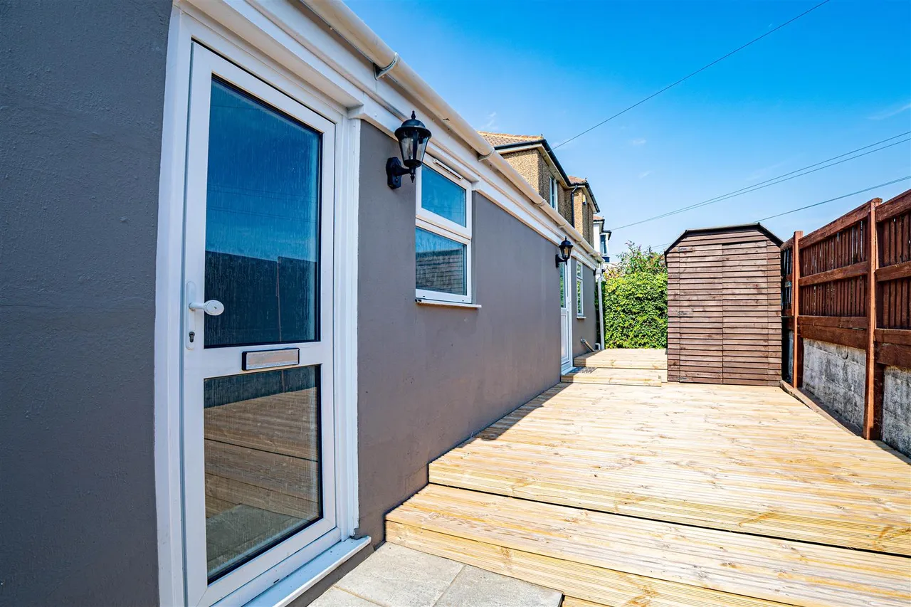 Bexhill Road, St. Leonards-On-Sea, photo 33