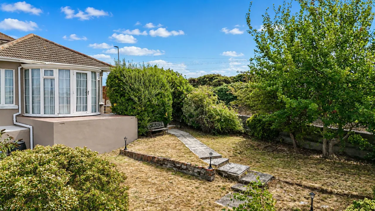 Bexhill Road, St. Leonards-On-Sea, photo 36