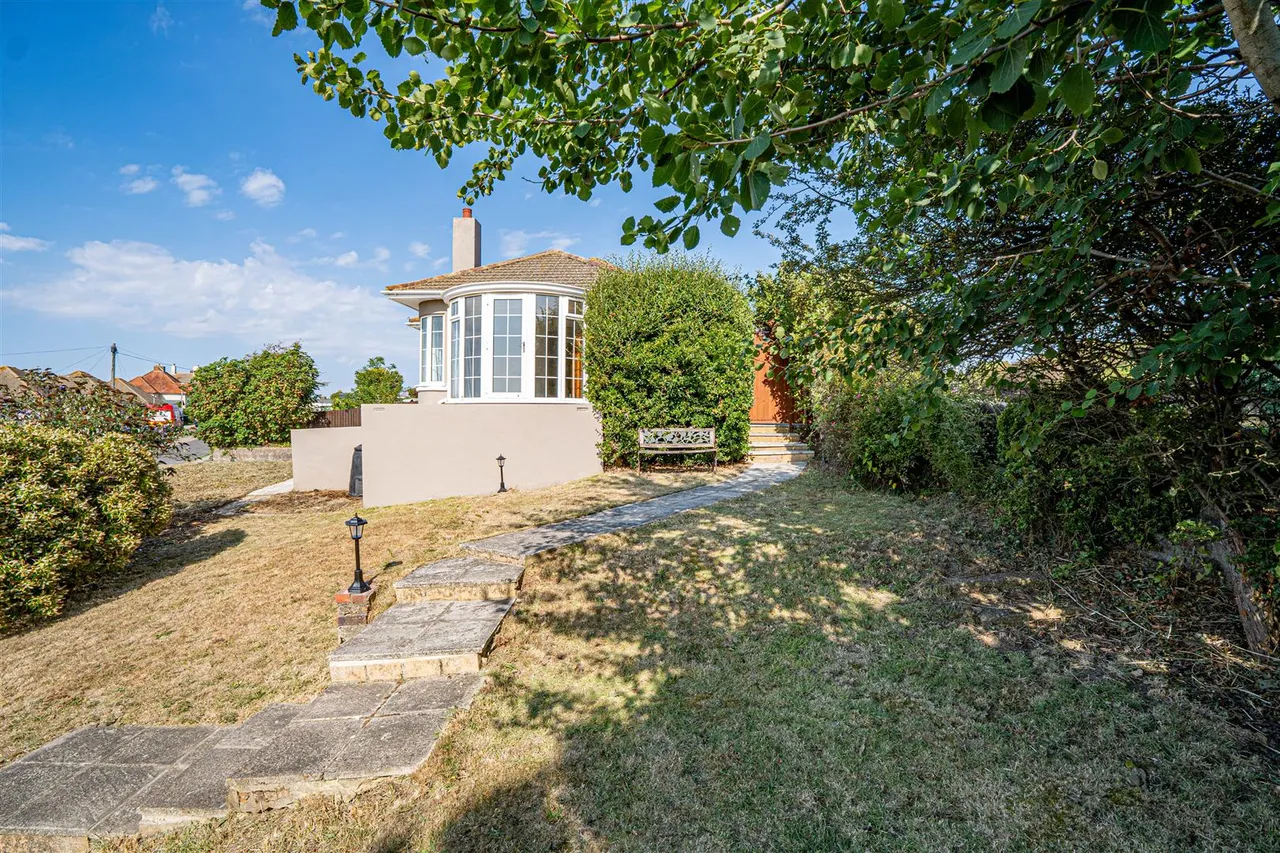 Bexhill Road, St. Leonards-On-Sea, photo 35