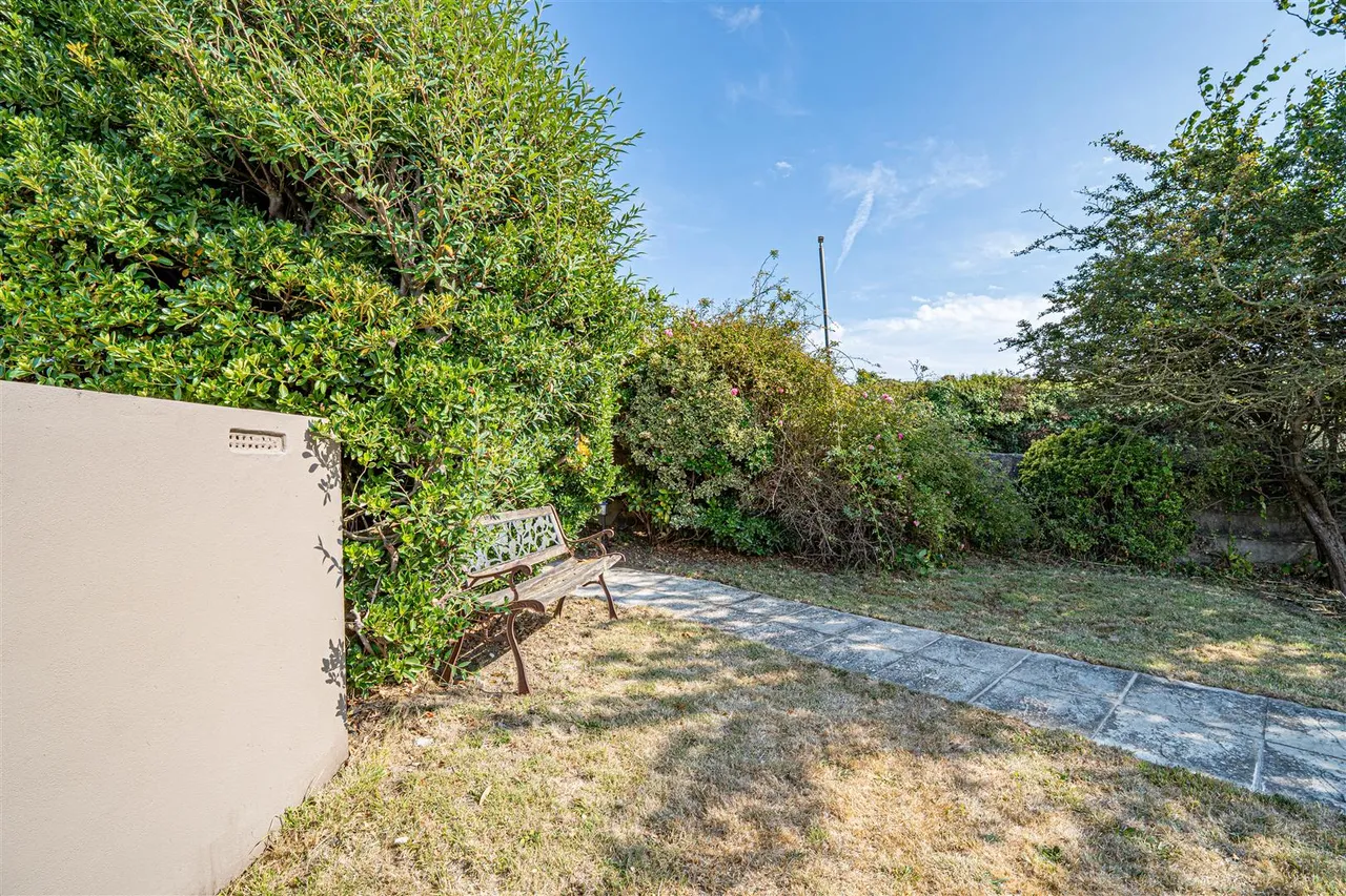 Bexhill Road, St. Leonards-On-Sea, photo 23