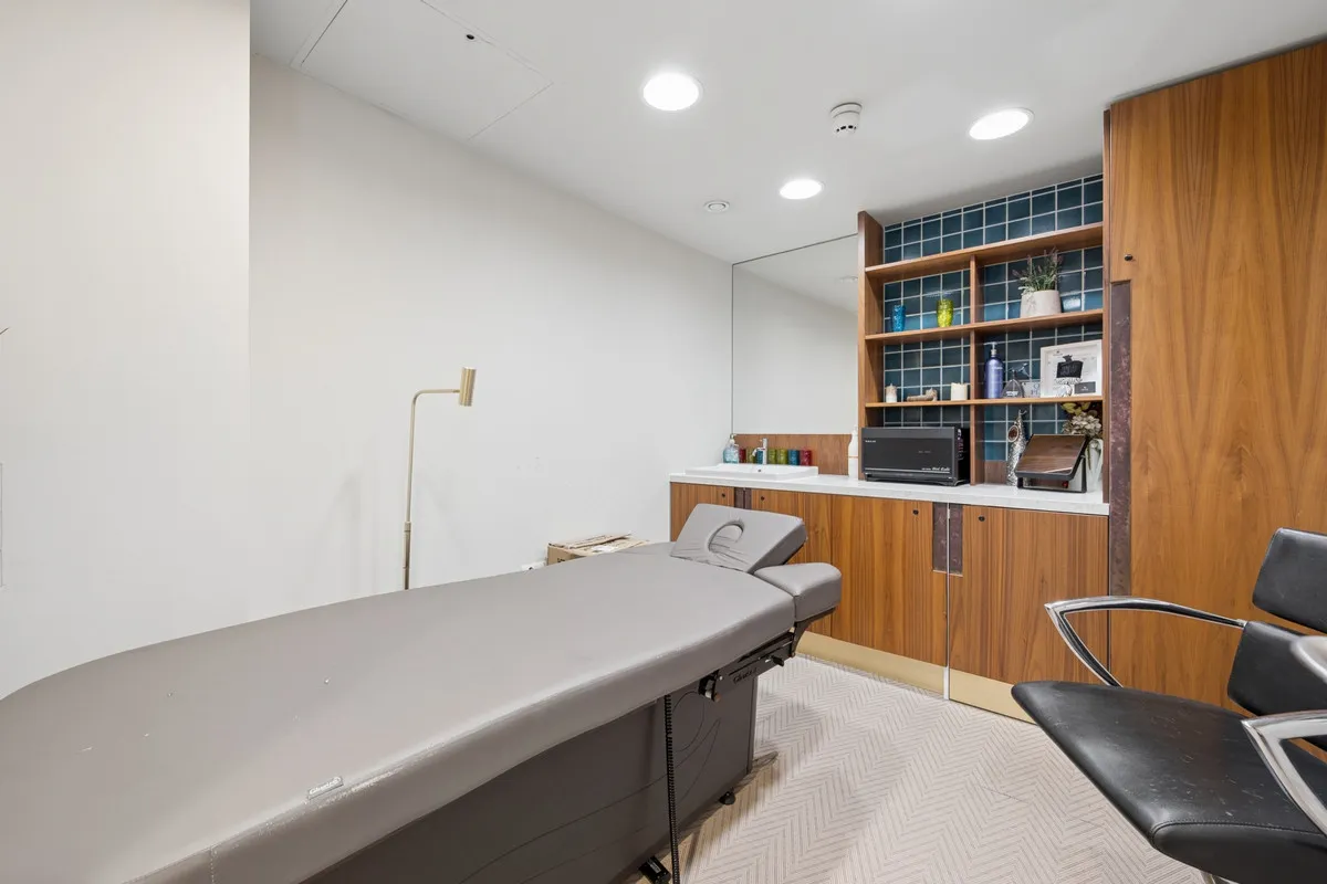 Wilmslow, SK9, photo 15