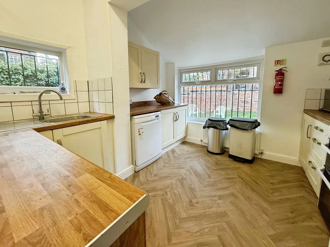 Latchmere Road, Manchester, M14, photo 2
