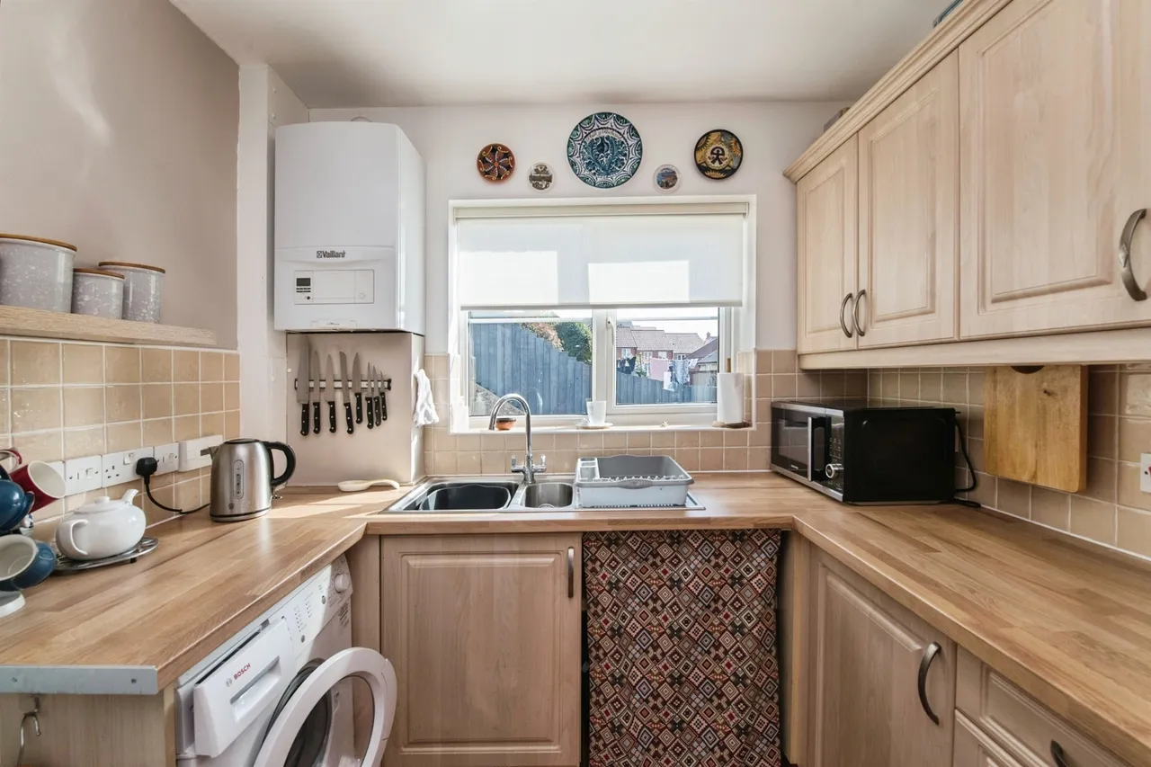 Swain Close, Axminster, EX13, photo 4