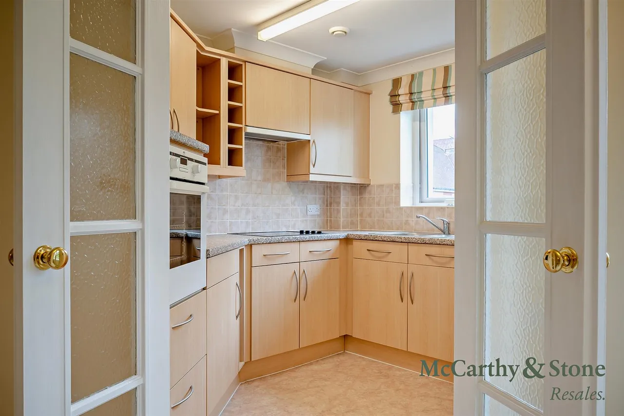 Buckingham Road, Brackley, NN13, photo 9