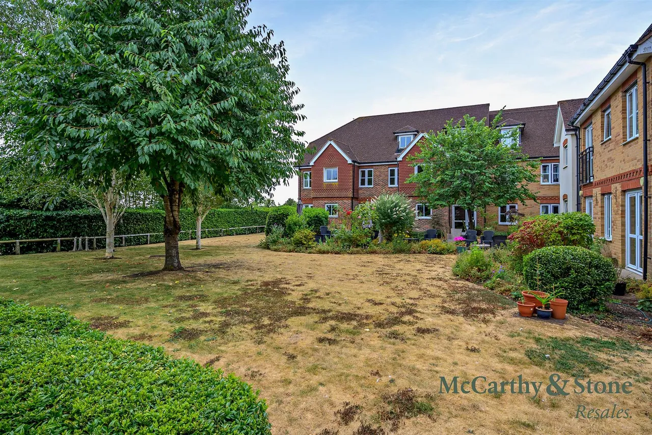 Buckingham Road, Brackley, NN13, photo 31