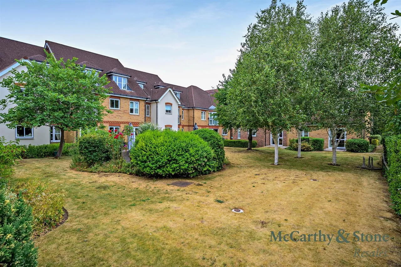Buckingham Road, Brackley, NN13, photo 21