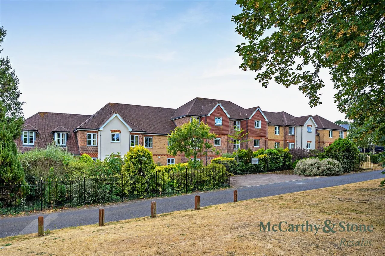 Buckingham Road, Brackley, NN13, photo 37