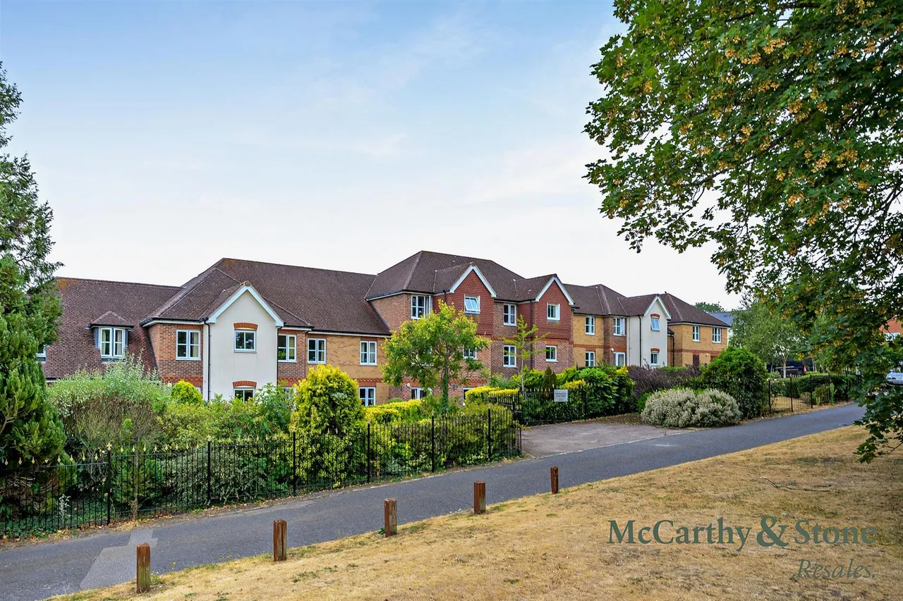 Buckingham Road, Brackley, NN13, photo 38