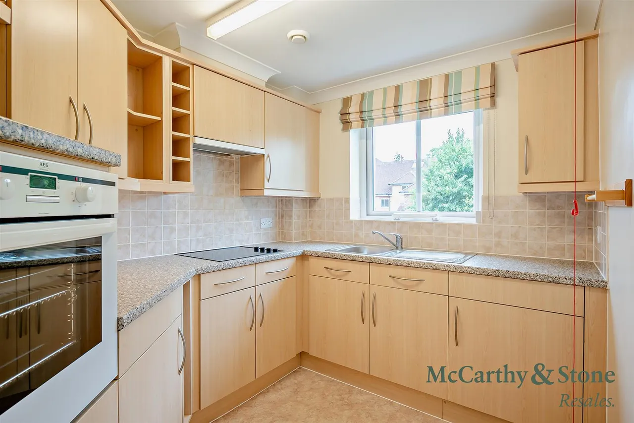 Buckingham Road, Brackley, NN13, photo 10