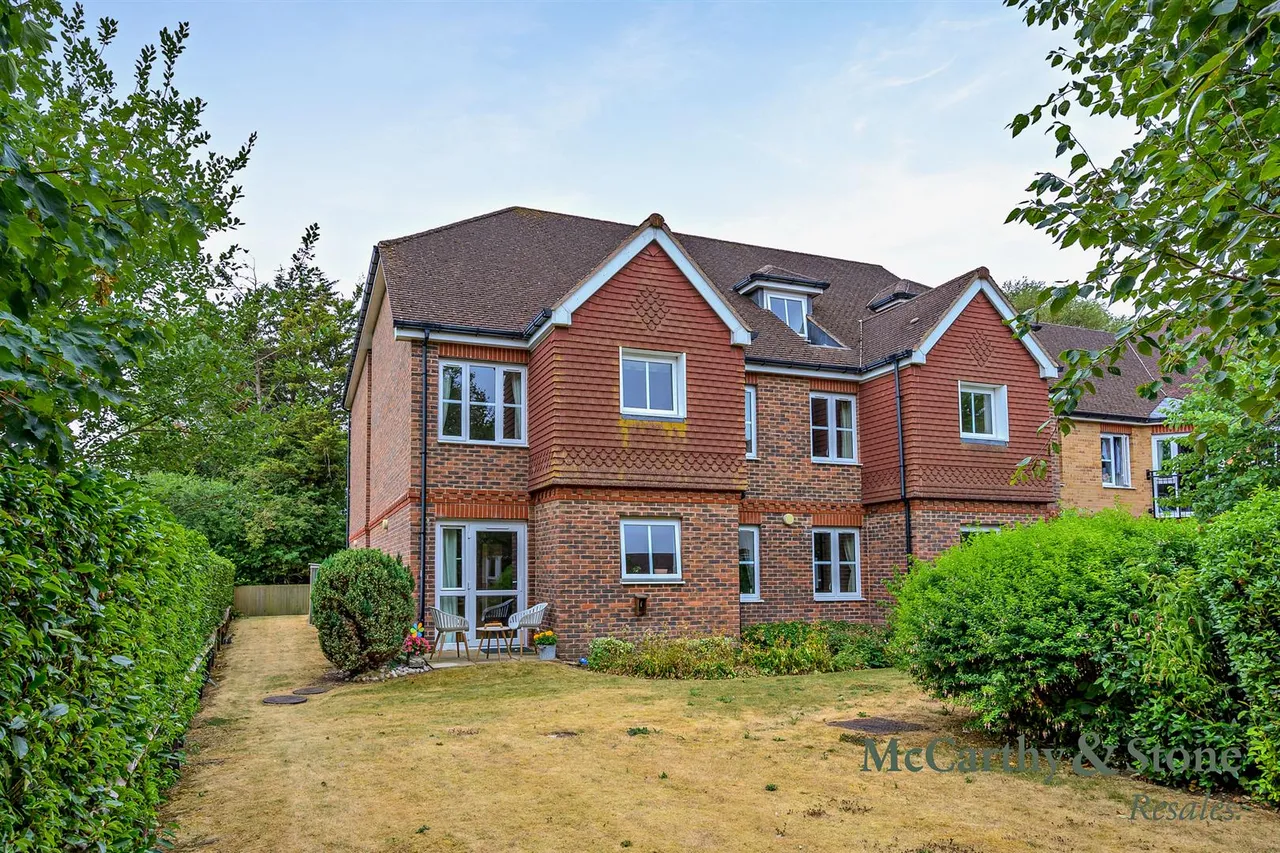 Buckingham Road, Brackley, NN13, photo 32