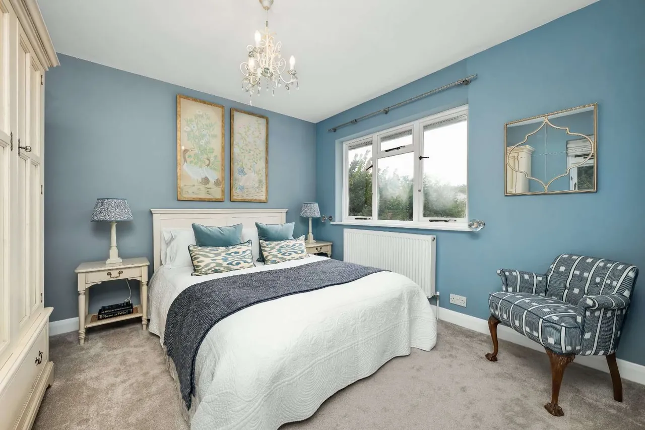 Ditton Grange Drive, Long Ditton, Surbiton, Surrey, KT6 5HG, photo 10